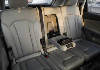 Подержанный автомобиль Audi Q7 2019 года (32 фото)