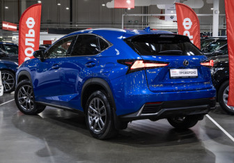 Подержанный автомобиль Lexus NX 2019 года (11 фото)
