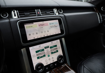 Подержанный автомобиль Land Rover Range Rover 2018 года (15 фото)