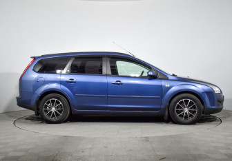 Подержанный автомобиль Ford Focus Wagon 2006 года (4 фото)