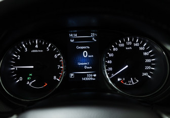 Подержанный автомобиль Nissan Qashqai 2015 года (12 фото)