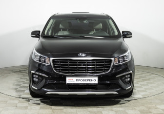 Подержанный автомобиль Kia Carnival 2019 года (2 фото)