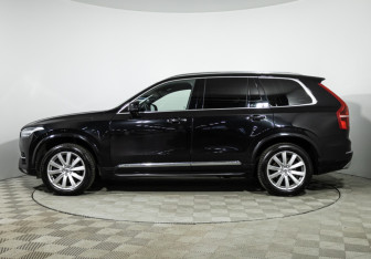 Подержанный автомобиль Volvo XC90 2017 года (8 фото)