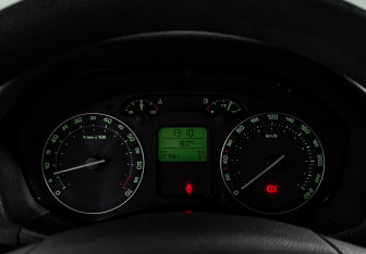 Подержанный автомобиль Skoda Octavia Liftback 2008 года (17 фото)