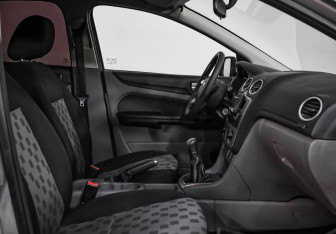 Подержанный автомобиль Ford Focus Sedan 2009 года (18 фото)