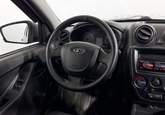 Подержанный автомобиль LADA (ВАЗ) Granta Liftback 2014 года (14 фото)