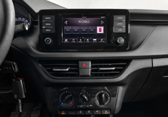Подержанный автомобиль Skoda Rapid Liftback 2020 года (13 фото)