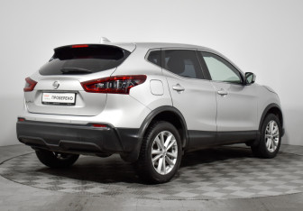 Подержанный автомобиль Nissan Qashqai 2020 года (5 фото)