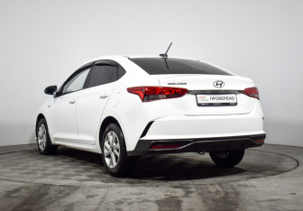 Подержанный автомобиль Hyundai Solaris Sedan 2021 года (7 фото)