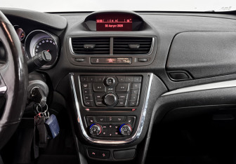 Подержанный автомобиль Opel Mokka 2013 года (16 фото)