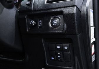 Подержанный автомобиль Toyota Land Cruiser Prado 2021 года (26 фото)