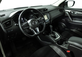 Подержанный автомобиль Nissan Qashqai 2020 года (11 фото)