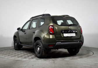 Подержанный автомобиль Renault Duster 2018 года (7 фото)