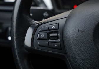 Подержанный автомобиль BMW X1 2018 года (14 фото)