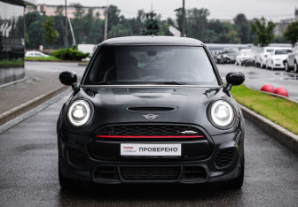 Подержанный автомобиль MINI Hatch 2020 года (4 фото)