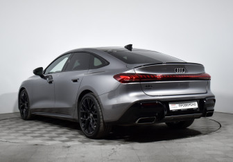 Подержанный автомобиль Audi A5 Liftback 2025 года (7 фото)