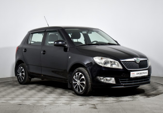 Подержанный автомобиль Skoda Fabia Hatchback 2010 года (3 фото)