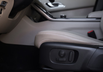 Подержанный автомобиль Land Rover Range Rover Velar 2020 года (26 фото)