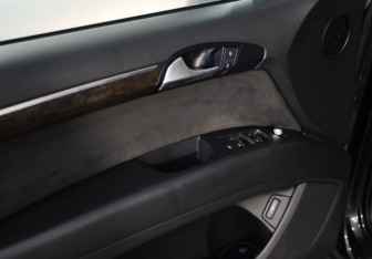 Подержанный автомобиль Audi Q7 2014 года (20 фото)