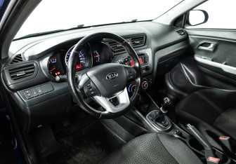 Подержанный автомобиль Kia Rio Hatchback 2014 года (11 фото)
