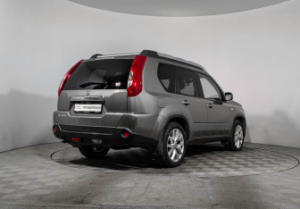 Подержанный автомобиль Nissan X-Trail 2012 года (5 фото)
