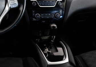 Подержанный автомобиль Nissan Qashqai 2018 года (14 фото)