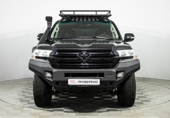 Подержанный автомобиль Toyota Land Cruiser Suv 2008 года (2 фото)