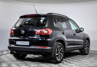 Подержанный автомобиль Volkswagen Tiguan 2010 года (6 фото)