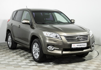 Подержанный автомобиль Toyota RAV4 2010 года (3 фото)