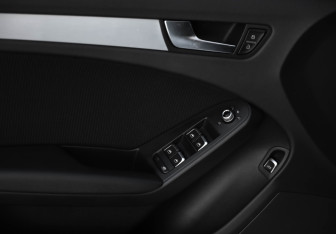 Подержанный автомобиль Audi A4 Sedan 2015 года (21 фото)