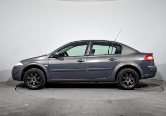 Подержанный автомобиль Renault Megane Sedan 2007 года (8 фото)