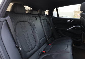 Подержанный автомобиль BMW X6 2020 года (10 фото)
