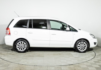 Подержанный автомобиль Opel Zafira Compactvan 2014 года (4 фото)