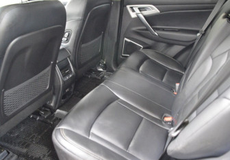 Подержанный автомобиль Geely Atlas 2021 года (11 фото)