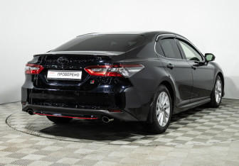 Подержанный автомобиль Toyota Camry Sedan 2023 года (5 фото)