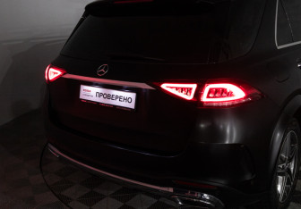 Подержанный автомобиль Mercedes-Benz GLE 2020 года (32 фото)