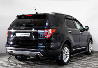 Подержанный автомобиль Ford Explorer 2017 года (5 фото)