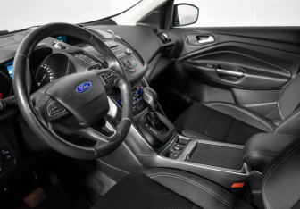 Подержанный автомобиль Ford Kuga 2017 года (9 фото)