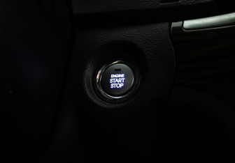 Подержанный автомобиль Hyundai Santa Fe 2011 года (17 фото)