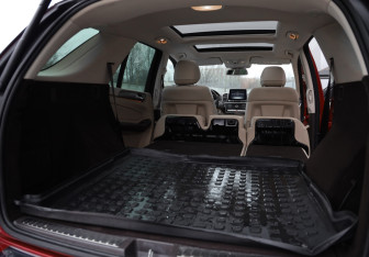 Подержанный автомобиль Mercedes-Benz GLE 2016 года (36 фото)