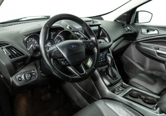 Подержанный автомобиль Ford Kuga 2018 года (11 фото)
