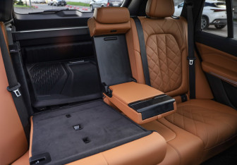 Подержанный автомобиль BMW X5 2023 года (34 фото)