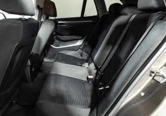 Подержанный автомобиль BMW X1 2013 года (10 фото)