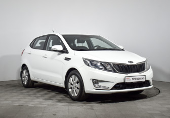 Подержанный автомобиль Kia Rio Hatchback 2013 года (3 фото)
