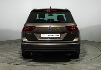 Подержанный автомобиль Volkswagen Tiguan 2017 года (6 фото)