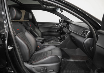 Подержанный автомобиль Kia Optima Sedan 2018 года (26 фото)