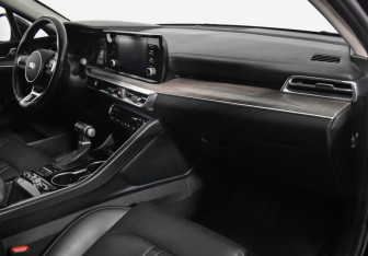 Подержанный автомобиль Kia K5 2021 года (12 фото)