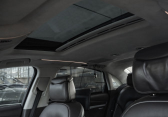 Подержанный автомобиль Audi A8 2011 года (26 фото)