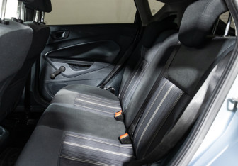 Подержанный автомобиль Ford Fiesta Hatchback 2009 года (10 фото)