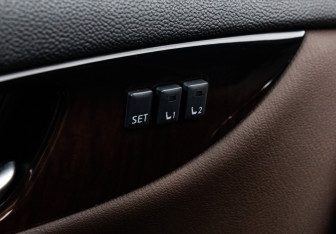 Подержанный автомобиль Infiniti QX50 2017 года (17 фото)